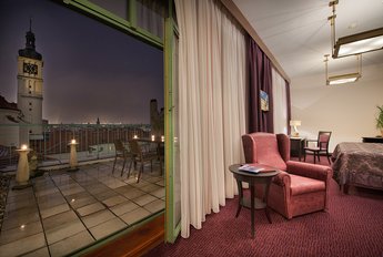 EA Hotel Royal Esprit**** - номер категории Executive Junior Suite с террасой с видом на Пражский Град