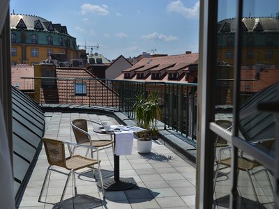 EA Hotel Royal Esprit**** - Doppelzimmer mit Terrasse mit Blick auf die Prager Altstadt - Terrasse