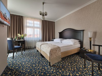 EA Hotel Royal Esprit**** - dvoulůžkový pokoj s terasou s vyhlídkou na Staré Město